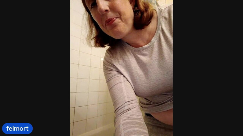 Kelly Avondale: Prendre une douche