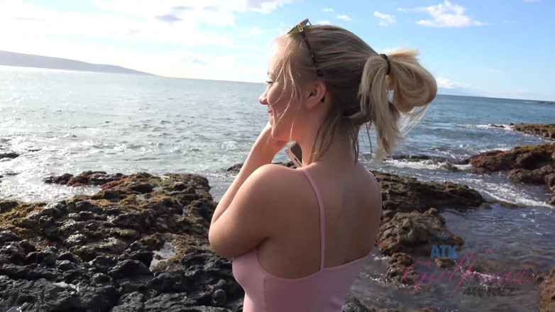 ATK Fans (Girlfriends): Virtual vacation on hawaii with bailey brooke part 1