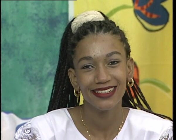 YOUR FIRST PORN: Karibská Clarissa Gibt Beiden Loechern Eine Chance - Caribbean Clarissa dává šanci...