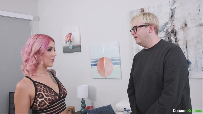 Cuckold Sessions: Corno - sessão de treino quente de Luna Legend