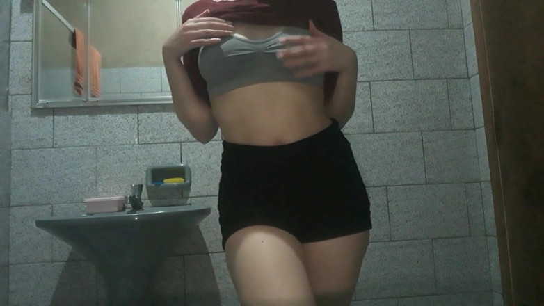 Little Ant2: 화장실에서 나를 따먹고 싶으신가요?