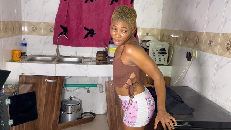 Prettypussy102: El fontanero follame