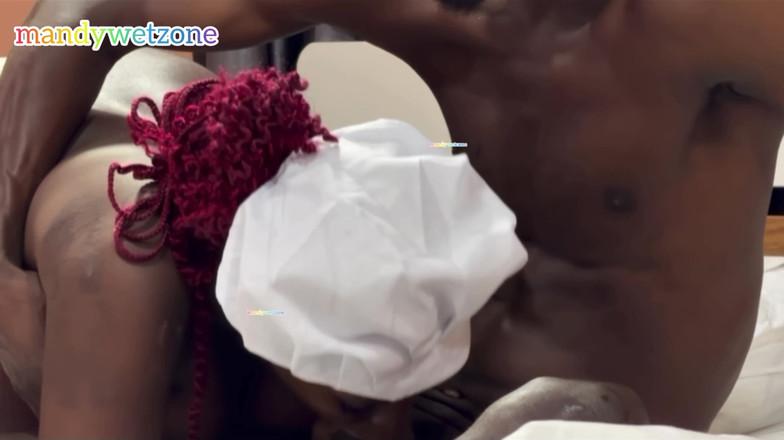 Mandywetzone: Szef kuchni hotelu powiedział, że jej ciało jest kompletnym menu, więc...