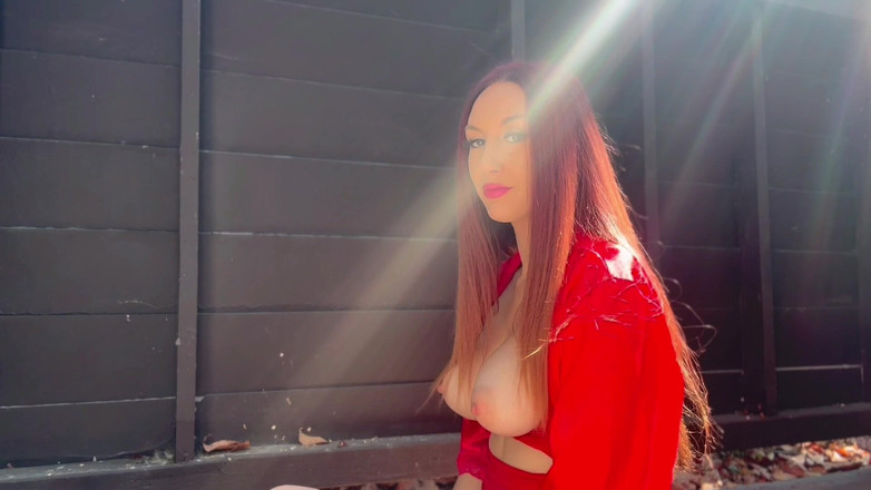 Artemisia Love: La miLF italiana arrapata artemisia ama mostrare le sue succose...