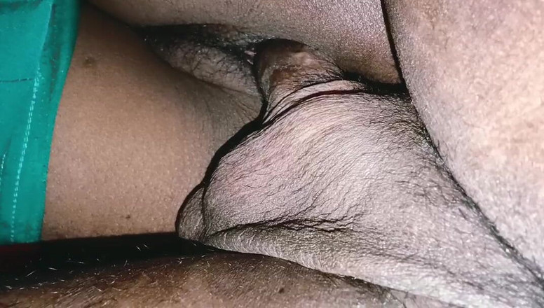 Xhtad studio: Detailní šukání chlupaté kundičky a creampie