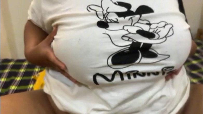 Aria Mia: Calda moglie formosa con enormi tette più grandi!