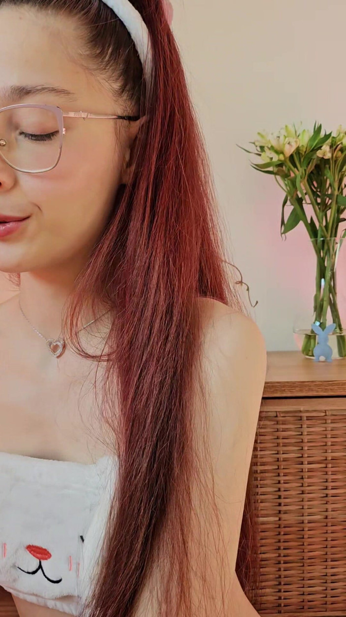 petitesubkitten: Easter JOI - Twój rudy króliczek prowadzi twoje udary na wakacyjna...