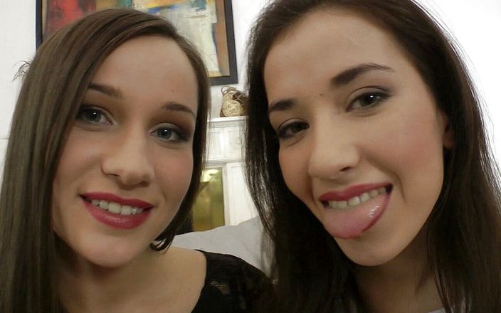 European fresh porn: Două brunete cu picioare se bucură de sex în trei anal...
