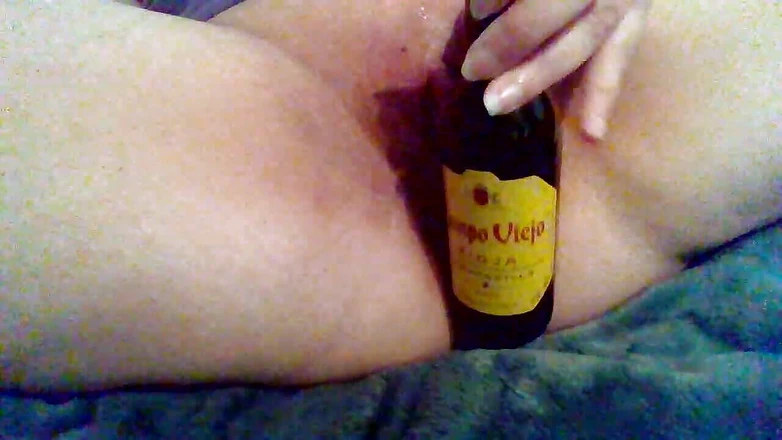 Lottie_bee: 4 Bottles Fucking My Pussy