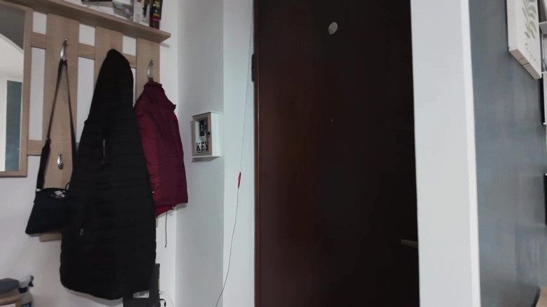 Alex e Bianca: Komşum kapı zili çalıyor ve benden yardım istiyor... Onu sikerek ona...