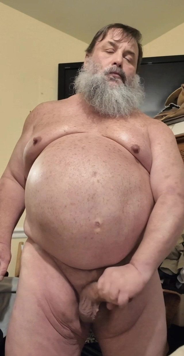 Big Bearded Stepdaddy Blows a Load (GeneWadeXXX)