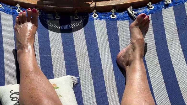 Aunt Ann: Fanförfrågan börjar i het sol slutar i het sperma på...