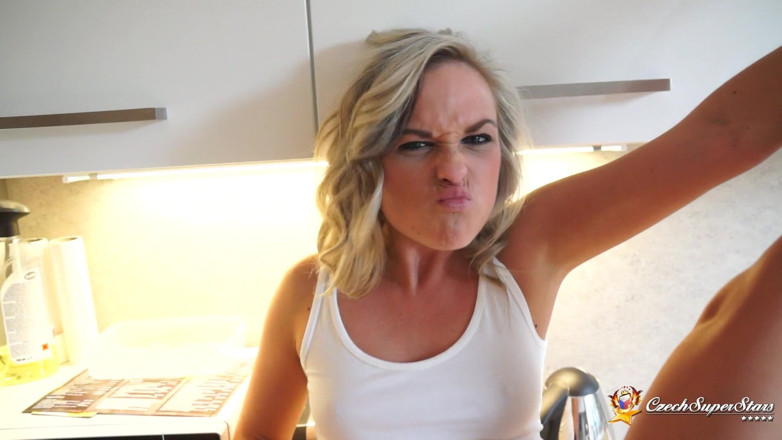 All Those Girlfriends: Shanie mostra o que sabe