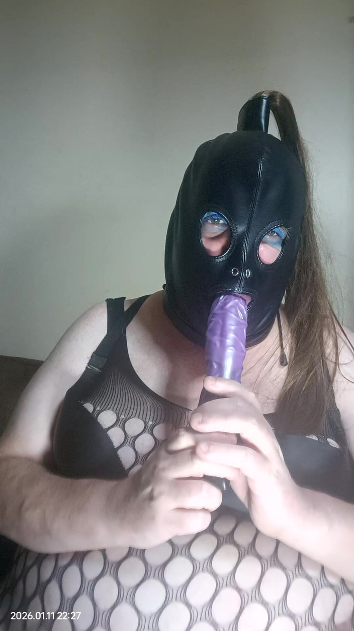 Stephanie-Nicole-TV: Bbw tv vui vẻ với một dương vật giả màu...