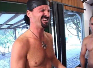 Cock Fest: MILF zlato neví, co dělat v gangbangu