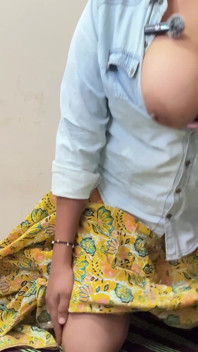 インドの義理の妹が両親の留守中に義理の弟に犯される