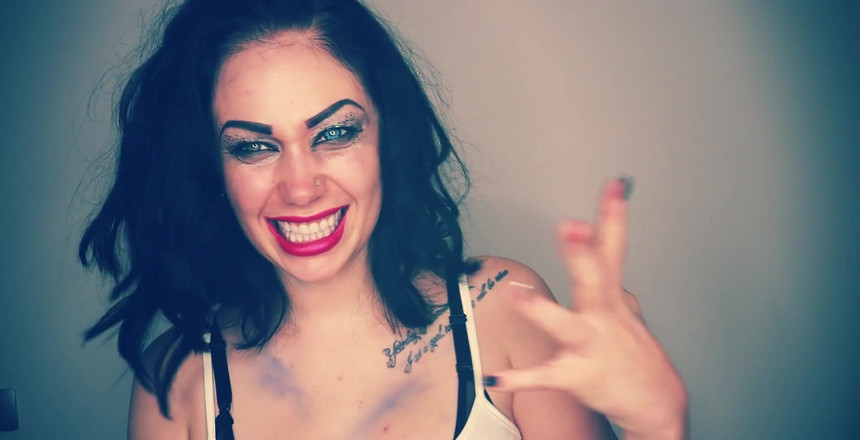 Goddess Misha Goldy: İkimiz için de saf olmayan rujum!