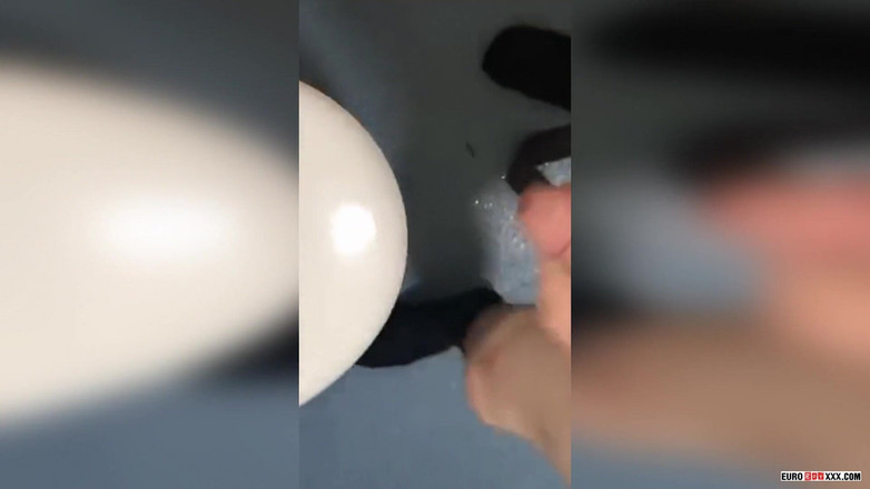 Euro boy xxx: 화장실에서 체육관 트윈크