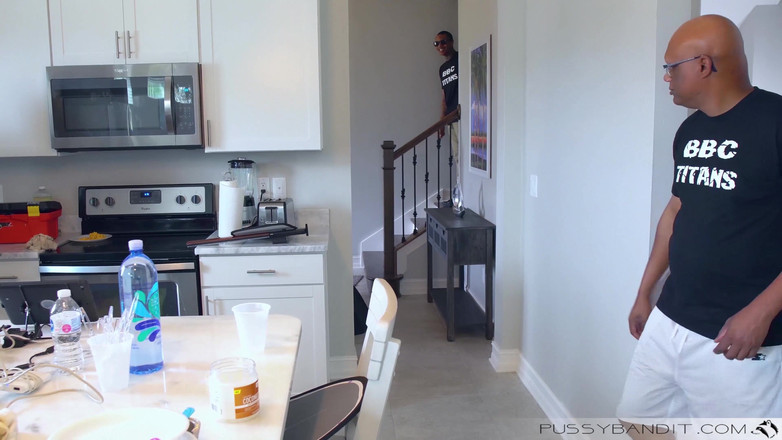 Jonathan Jordan: Kız kardeşimle grup seks yapıyor