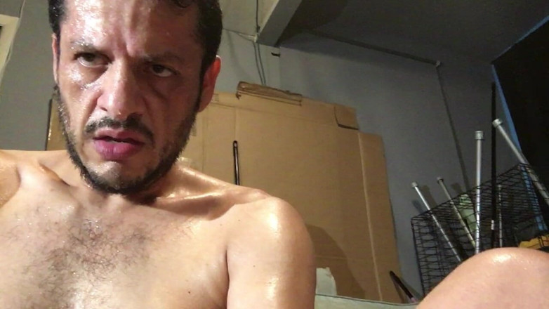 MisterFreak25: Éjaculation latine