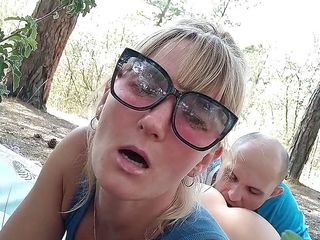 Bikeyeva Sasha: कामुक सेल्फी - उसने अपनी गांड चाटते हुए फोन पर एक वीडियो शूट किया । गांड चाटने से पहला चरमसुख