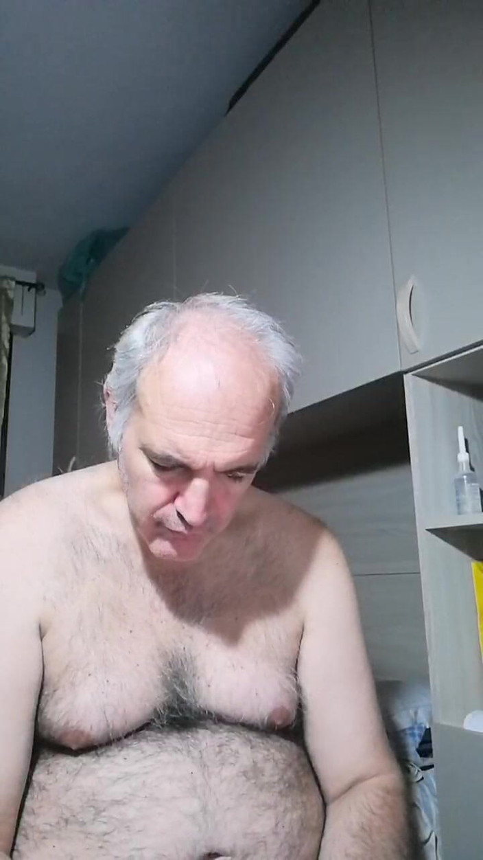 Setesesso7: I Piss and Put a Finger in My Ass and...