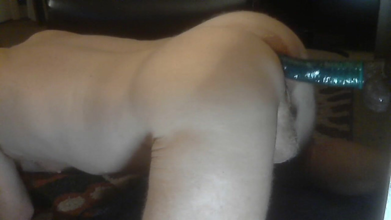 RobertLacrosse: 推力假阳具操我湿润的洞