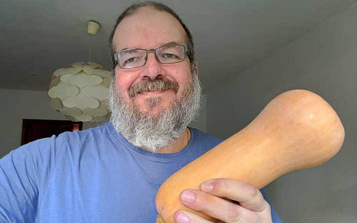 Qualzucht: Bí ngô trong đít!