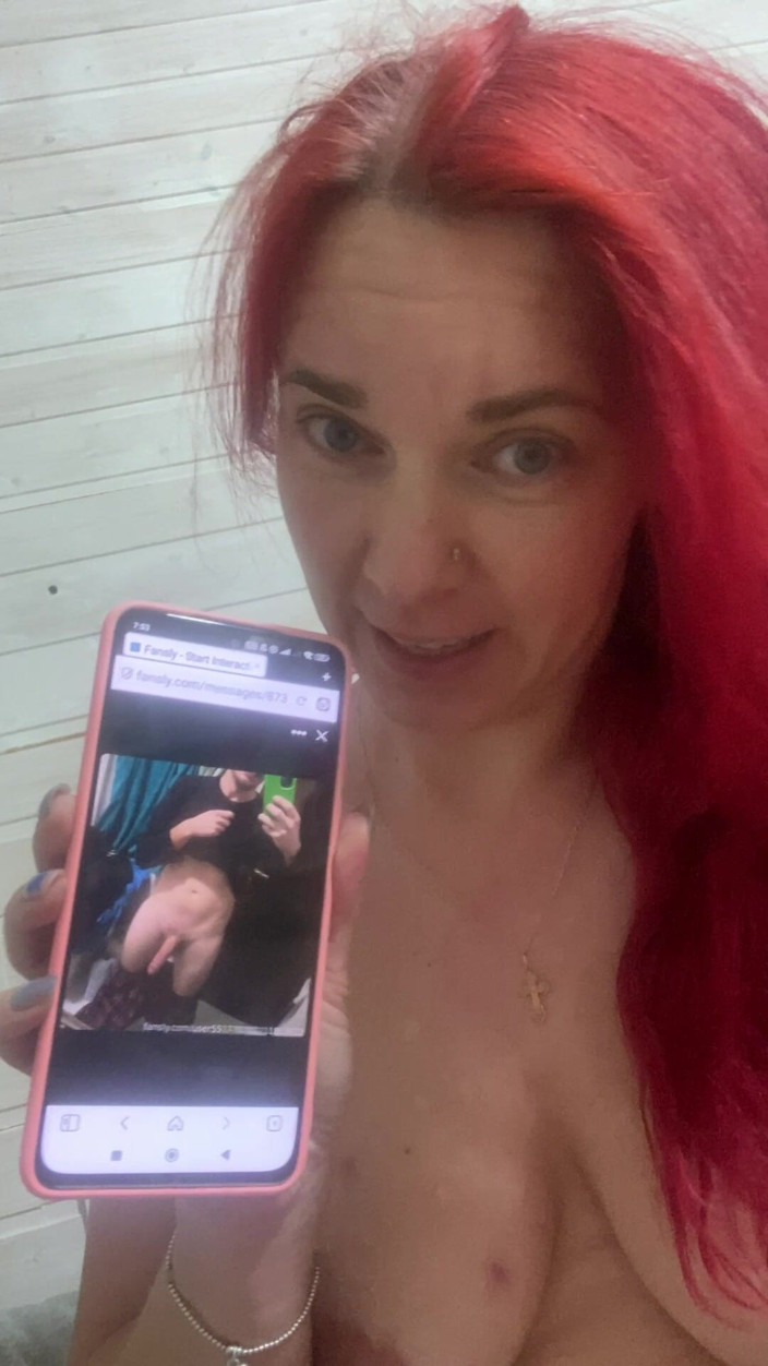 Hairy couple: Stima della dimensione del pene nudo e primo piano della...