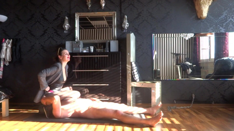 Lady Victoria Valente: Trampling in Gymnastics Slippers