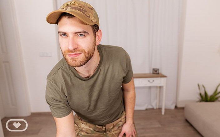Virtual Real Gay: Get a Soldier at Home