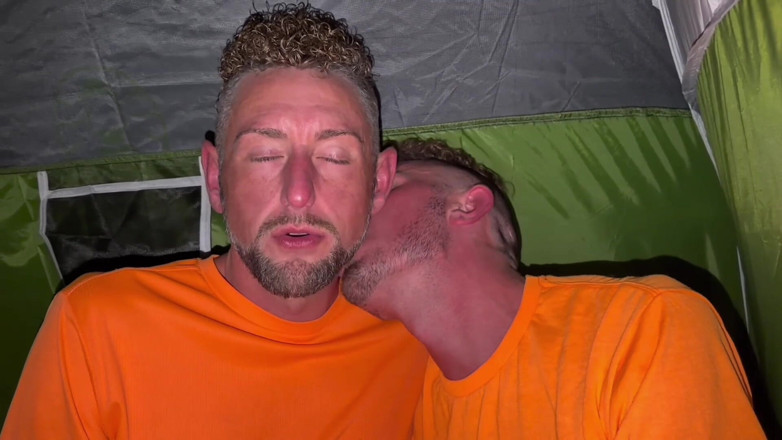 BreedinBros: Campeggio senza preservativo: gay per pagare Pt 1