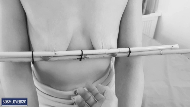 Bdsmlovers91: Tu n’es rien d’autre que mon petit jouet