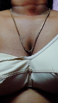 Desi India sesso con il fidanzato nella camera d'albergo gode