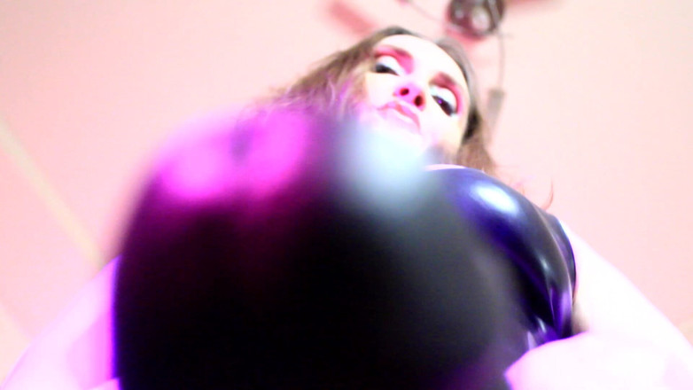 Eva Latexxx: Domina eva latex nóng bỏng tôn sùng bà chủ solo...