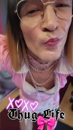 La Femme De Menage Rose Utilisee Comme Suceuse De Bite. Surprise a Faire La Pute. Vanessabitchx thumbnail