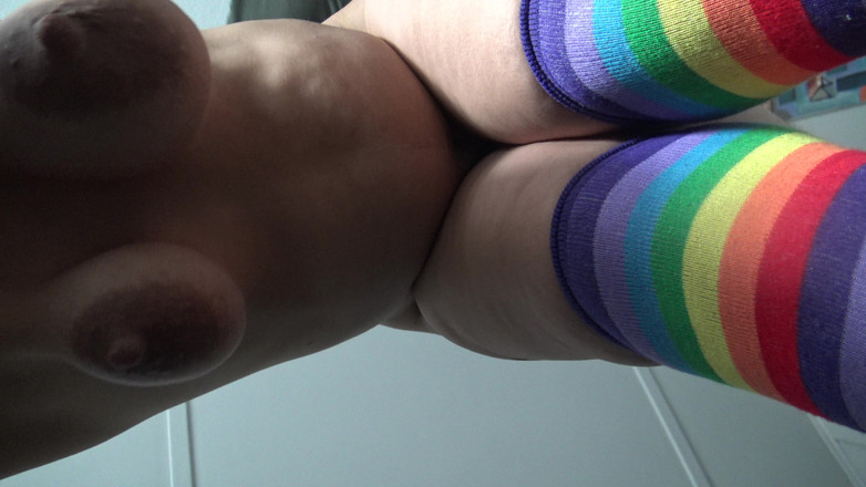 Stepmom Susan: Грудаста британська мамка дозволяє мені трахати її волохату піхву