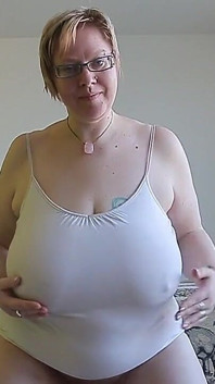 Tiffany bbw con grandi tette che rimbalzano