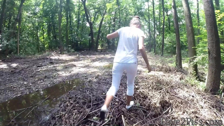 Love 2 Piss: Pissing in the Woods