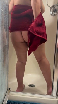 Sexy latina secando