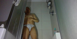 Bastian Kross: Flexion sous la douche