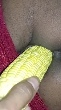 Hintli kız götünü ve amını sikiyor sıkı anal göt deliği