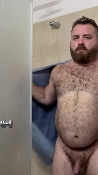 Itamar ist nicht zu Hause. Also hier fürs jetzt ein video von ihm beim duschen