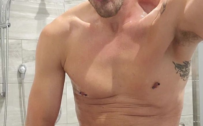 KingB8er: Супер трахається збудженим у спортзалі і потрібен був, щоб звільнити величезний камшот