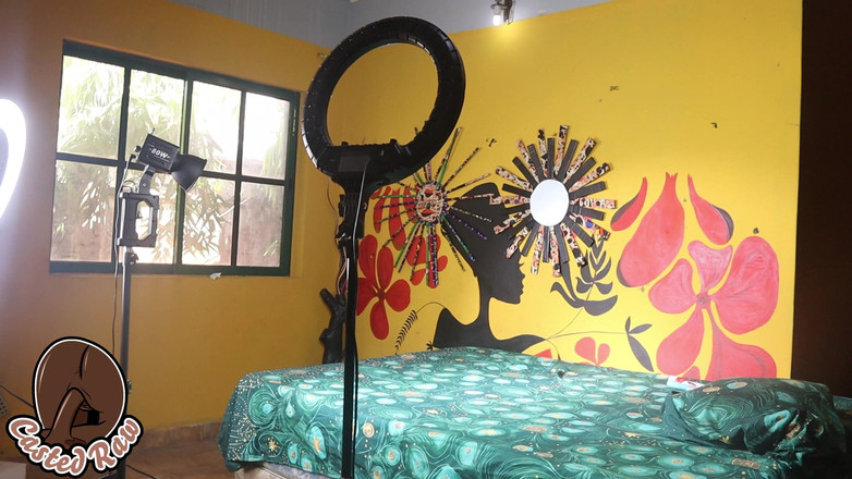 Castedraw: Bts: cô ấy là nữ hoàng hậu môn của châu Phi