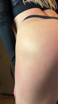 Ma Demi-sœur Perverse Obtient Un Orgasme Intense En Se Faisant Baiser À Sec