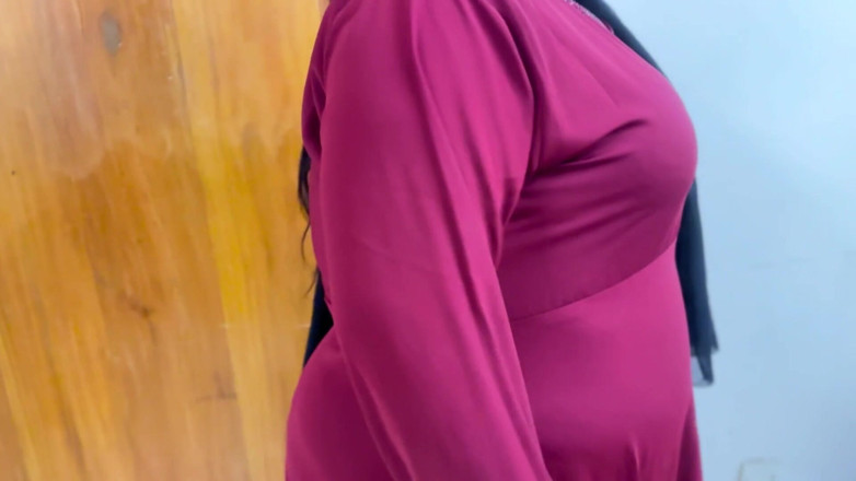 Aria Mia: Arabisches schönes hotelmÃ¤dchen putzt mein zimmer &amp;ich sehe ihren riesigen arsch...