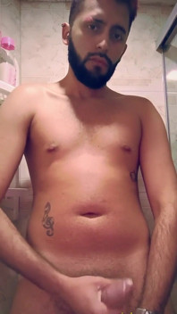 Masturbando no chuveiro até eu gozar, então eu continuo