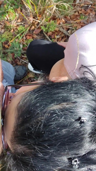 La MILF Sexy Fa Un Bel Pompino All'aperto
