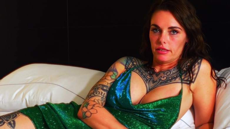 Voo Doo XXX: Гаряча мамка, жіноча мастурбація